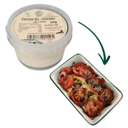 Bio-Hirtenkäse im Becher, Pfeil zu Auflaufform mit Hirtenkäse und Tomaten, lecker angerichtet